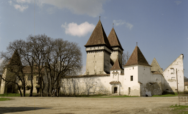 Fortified church Dealu frumos in Dealu frumos