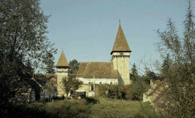 Fortified church Veseud in Veseud