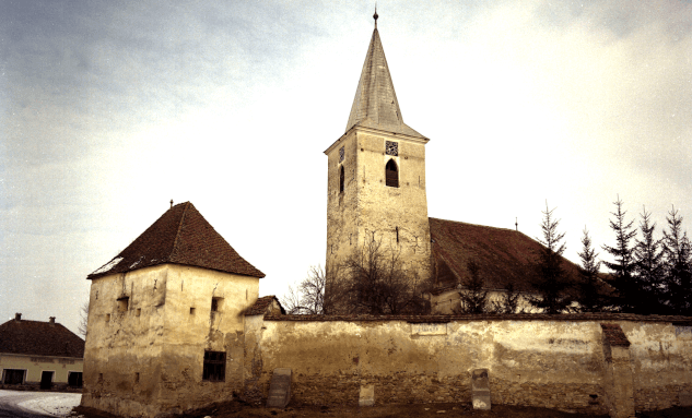 Fortified church Bruiu in Bruiu