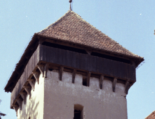 Der Glockenturm / Bergfried in der Kirchenburg in Malmkrog.