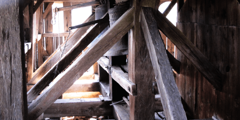 Die Glocken in der Kirchenburg in Bekokten.