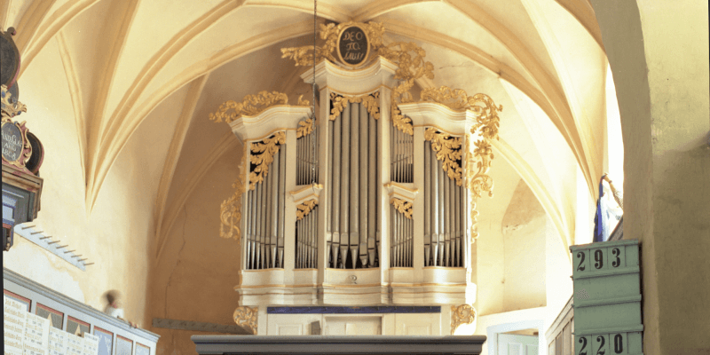 The organ in the fortified church in Bradeni.