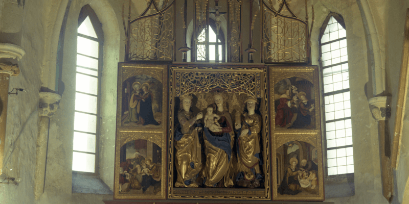 The altar in the fortified church in Bagaciu.