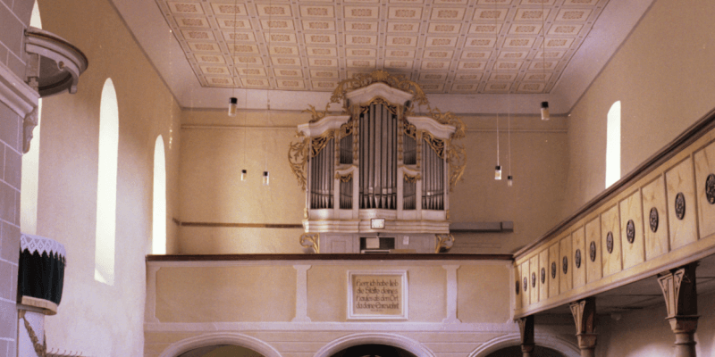 Die Orgel in der Kirchenburg in Kleinschenk.