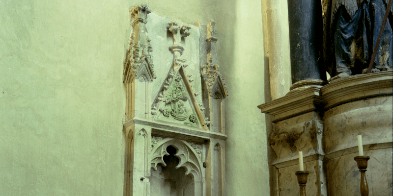 A beautiful decoration in the church in Richis