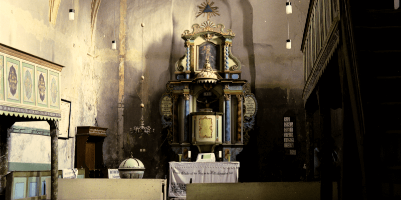The pulpit is integrated into the altar which is unique in Transylvania.