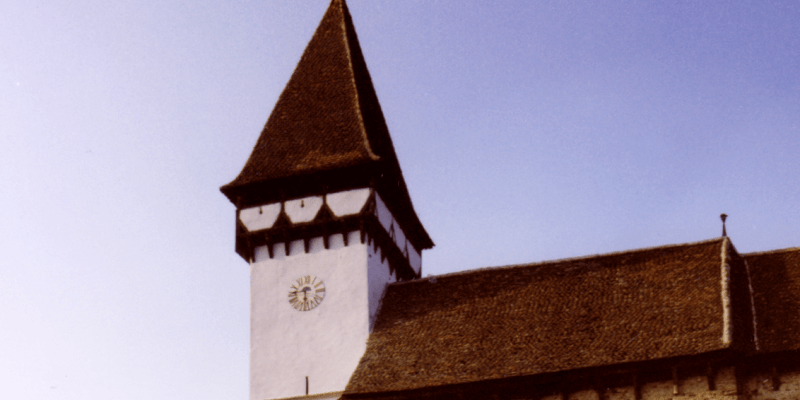 Der mittelalterliche Wehrturm in Meschendorf, Siebenbürgen