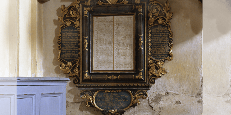 Der Epitath in der Kirchenburg in Nocrich, Leschkirch, Siebenbürgen