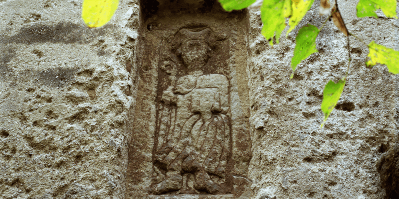 Löwen und einen Menschenkopf in der Kirchenburg in Nou, Neudorf bei Hermannstadt in Siebenbürgen