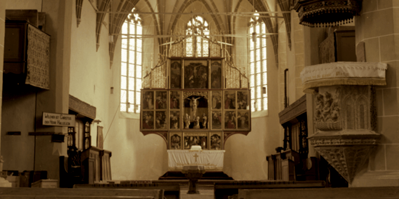 Altarul reprezentând-o pe Fecioara Maria ?i pe Isus Cristos în copil?rie în castelul bisericii din Biertan.