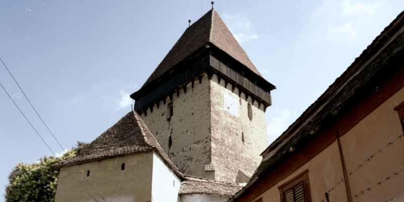 Der Glockenturm der Kirchenburg in Igisu Nou/ Eibesdorf in Siebenbuergen