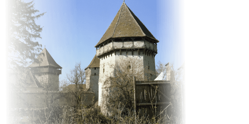 Turnul parohial de la biserica fortificata din Cata in Transilvania