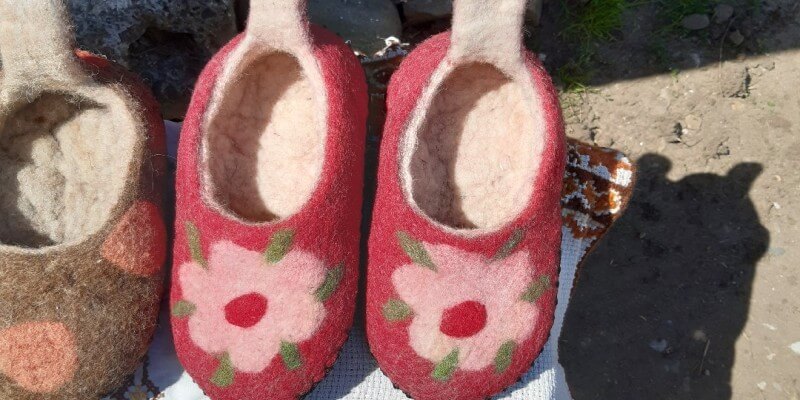 Felt slippers in Lovnic